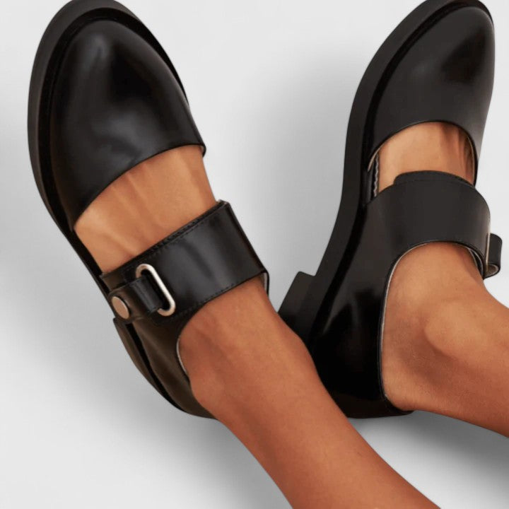 Black / 12 AU | 43 EU