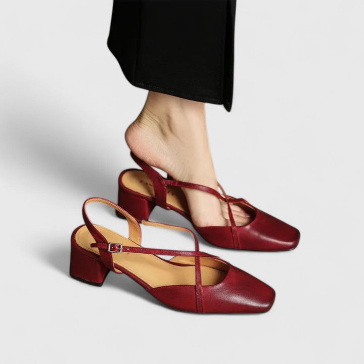 Red / 4 US | 35 EU