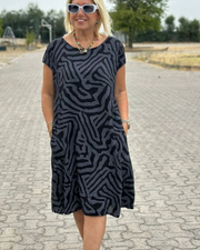 Britney – Round Neck Dress with Beautiful Print