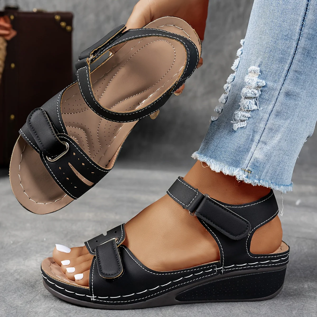 Black / 11 AU | 42 EU