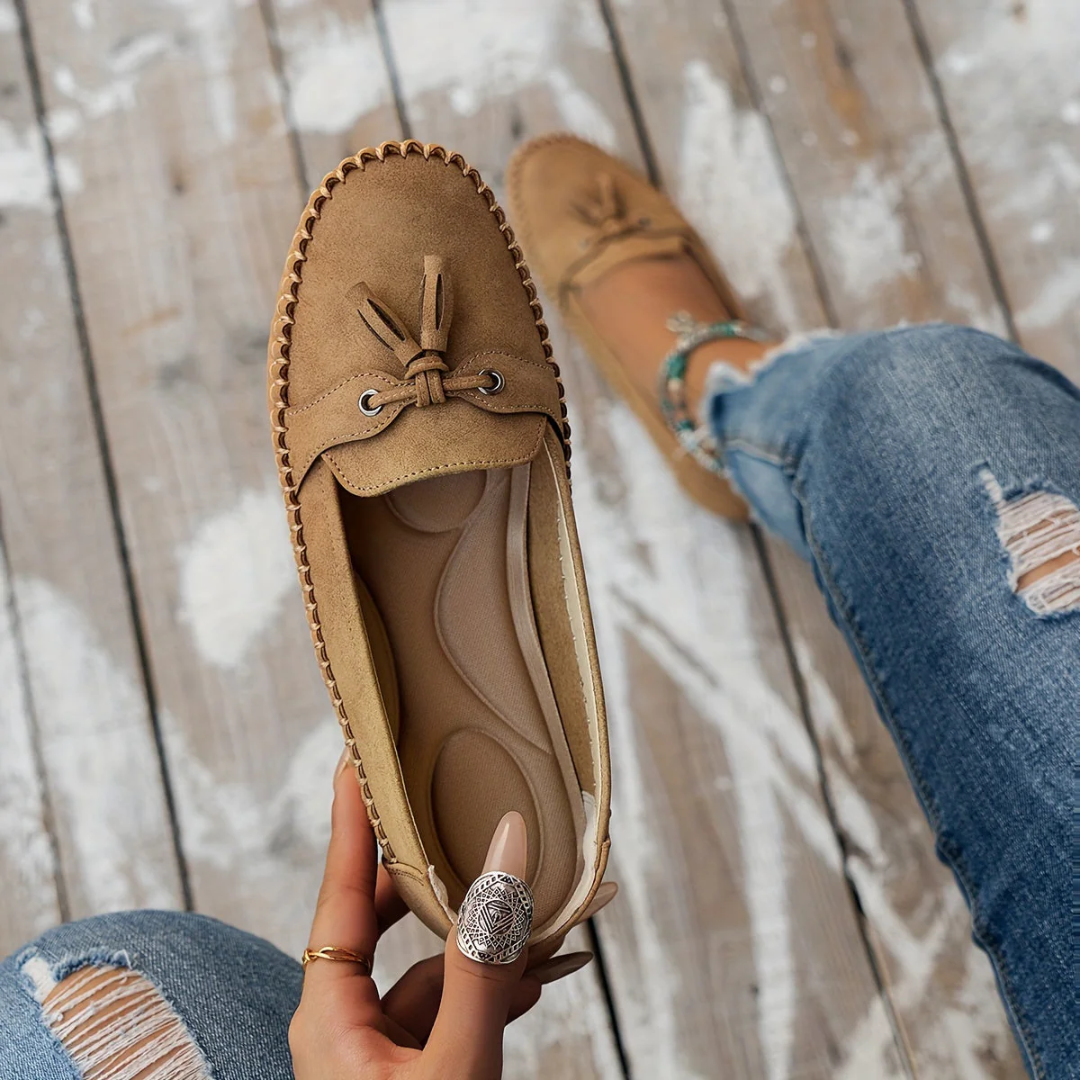 Brown / 12 AU | 43 EU