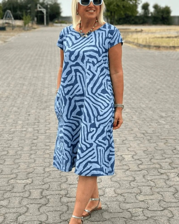 Britney – Round Neck Dress with Beautiful Print