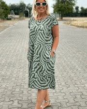 Britney – Round Neck Dress with Beautiful Print