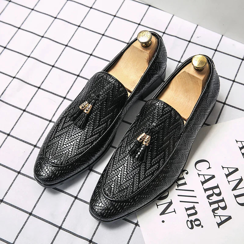 Jet Black / 11 (45 EU)