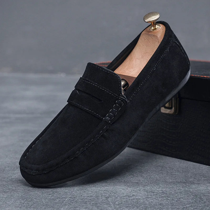 Matte Black / 10 (44 EU)