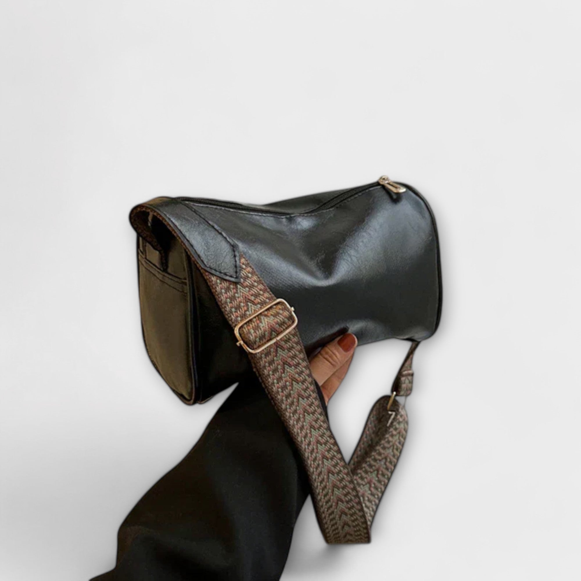 Black / 24cm x 12cm x 15cm